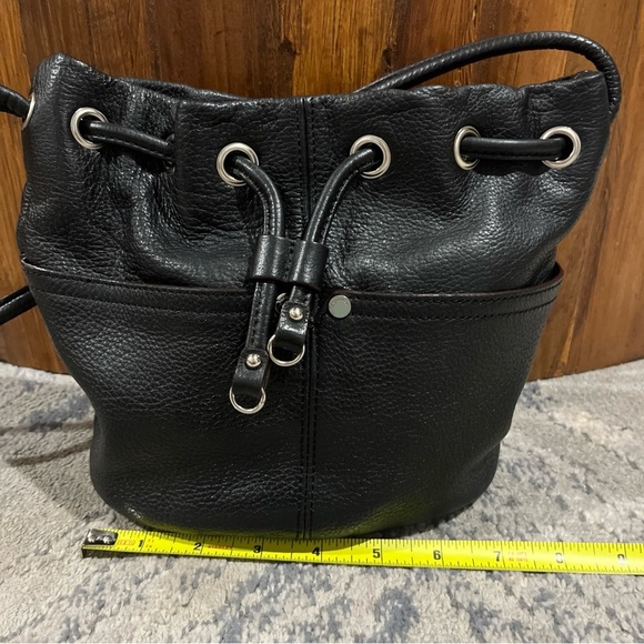 Tignanello Black Pebble Leather Shoulder Satchel Bag Purse Women’s Magnetic - Picture 2 of 11